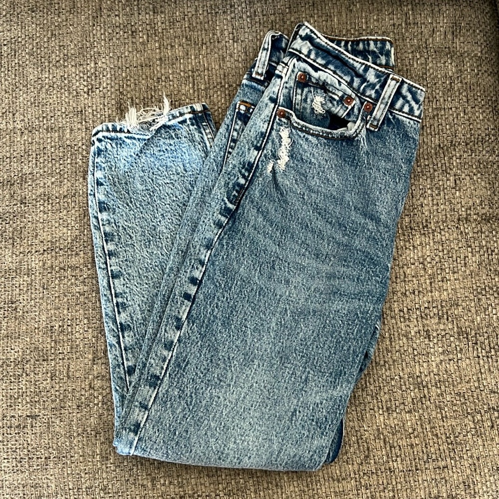 Abercrombie and Fitch The Mom high-rise curve love jeans size 26/2 short